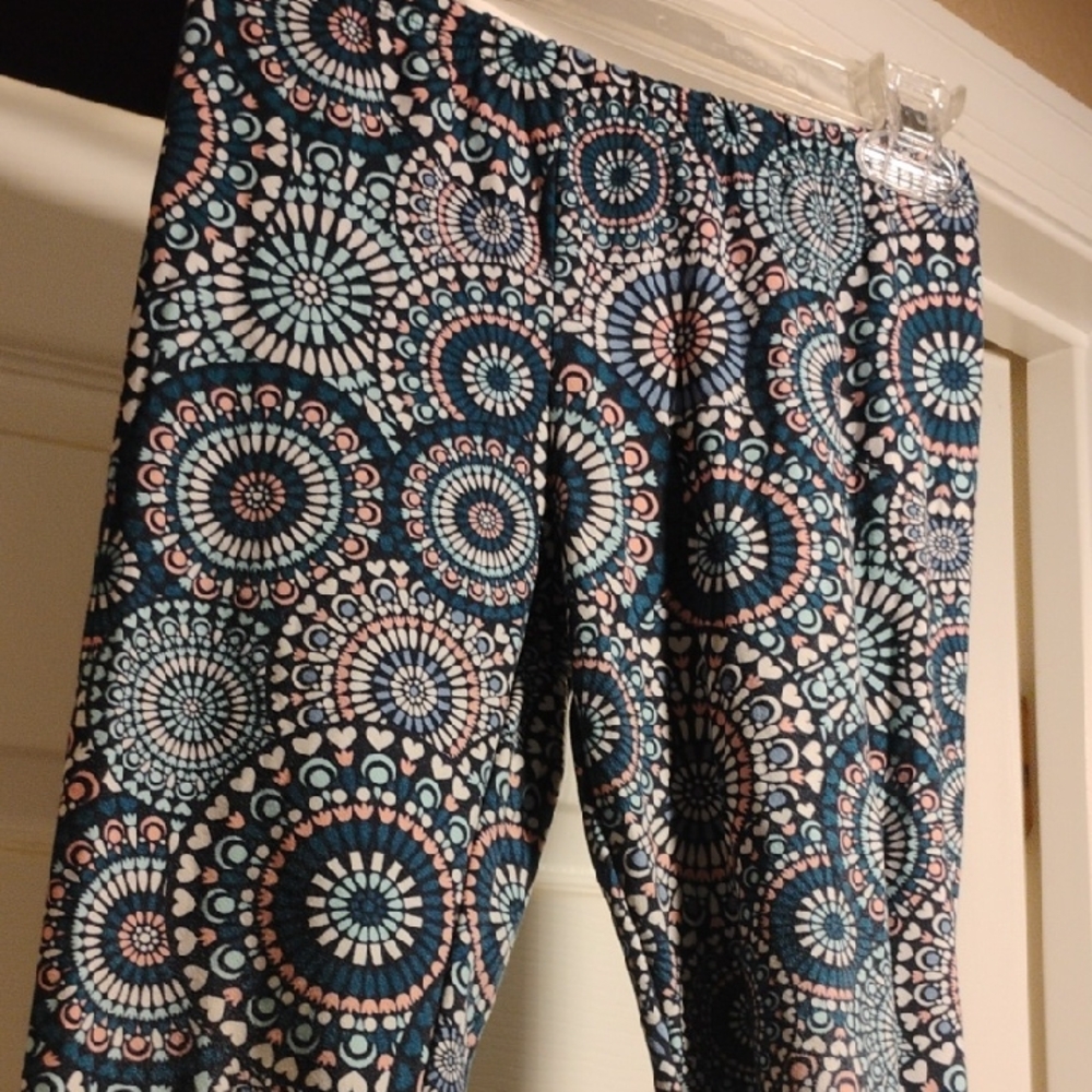 No Boundaries Blue and Pink Leggings with Geometric Design